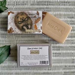 Mydło ozdobne Jeżyk na plecach. Wydawca: Alex Clark. Multiszop.pl Opakowanie Mydło ozdobne Jeżyk na plecach