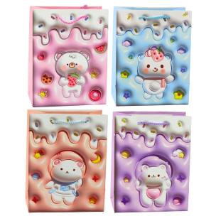 Torebka prezentowa 23x18x10,5cm MIX. Wydawca: Leantoys. Multiszop.pl Opakowanie Torebka prezentowa 23x18x10,5cm MIX