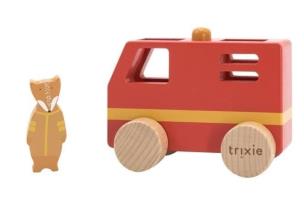 Wóz strażacki drewniany. Wydawca: Trixie Baby. Multiszop.pl Opakowanie Wóz strażacki drewniany