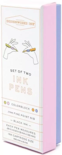 Zestaw 2 długopisów Lilac&Cornflower w pudełku. Wydawca: Designworks Ink. Multiszop.pl Opakowanie Zestaw 2 długopisów Lilac&Cornflower w pudełku