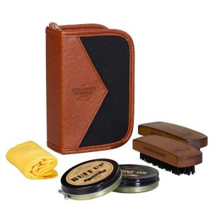 Zestaw do butów Charcoal Shoe Shine Kit. Wydawca: Gentlemen's Hardware. Multiszop.pl Opakowanie Zestaw do butów Charcoal Shoe Shine Kit