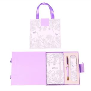 Zestaw prezentowy z długopisem Premium fiolet. Wydawca: CRESCO. Multiszop.pl Opakowanie Zestaw prezentowy z długopisem Premium fiolet