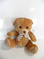 Opakowanie Miś Mieszko z łatkami siedzący 20cm