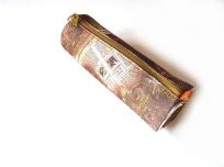 Okładka książki Piórnik POL 011 z nadrukiem Złota Gazeta MESIO.pl