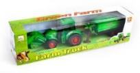 Opakowanie Traktor plastikowy z akcesoriami.