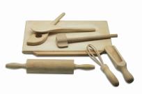 Opakowanie Drewniana deska z akcesoriami kuchennymi