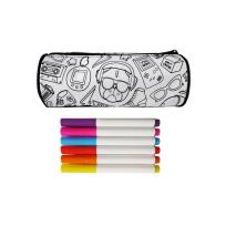 Okładka książki Piórnik do kolorowania z flamastrami pies