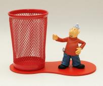 Opakowanie PRZYBORNIK BIURKOWY Z FIGURKĄ MAT (SĄSIEDZI)