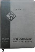 Okładka książki Nowy Testament NPD, szara, suwak i paginatory