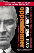 Okładka książki American Prometheus: The Triumph and Tragedy of J. Robert Oppenheimer wer. angielska