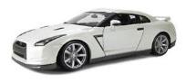 Opakowanie Nissan GT-R R35 1:18 biały BBURAGO