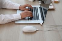 Okładka książki POUT Hands4 - Bezprzewodowa mysz komputerowa z funkcją szybkiego ładowania, kolor biały